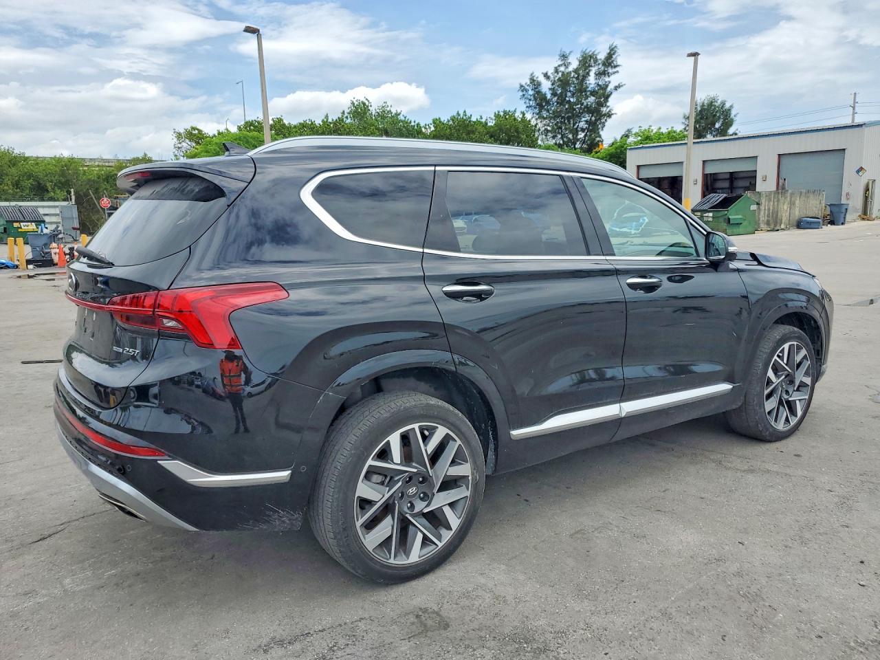 2023 Hyundai Santa Fe Calligraphy - Image 3
