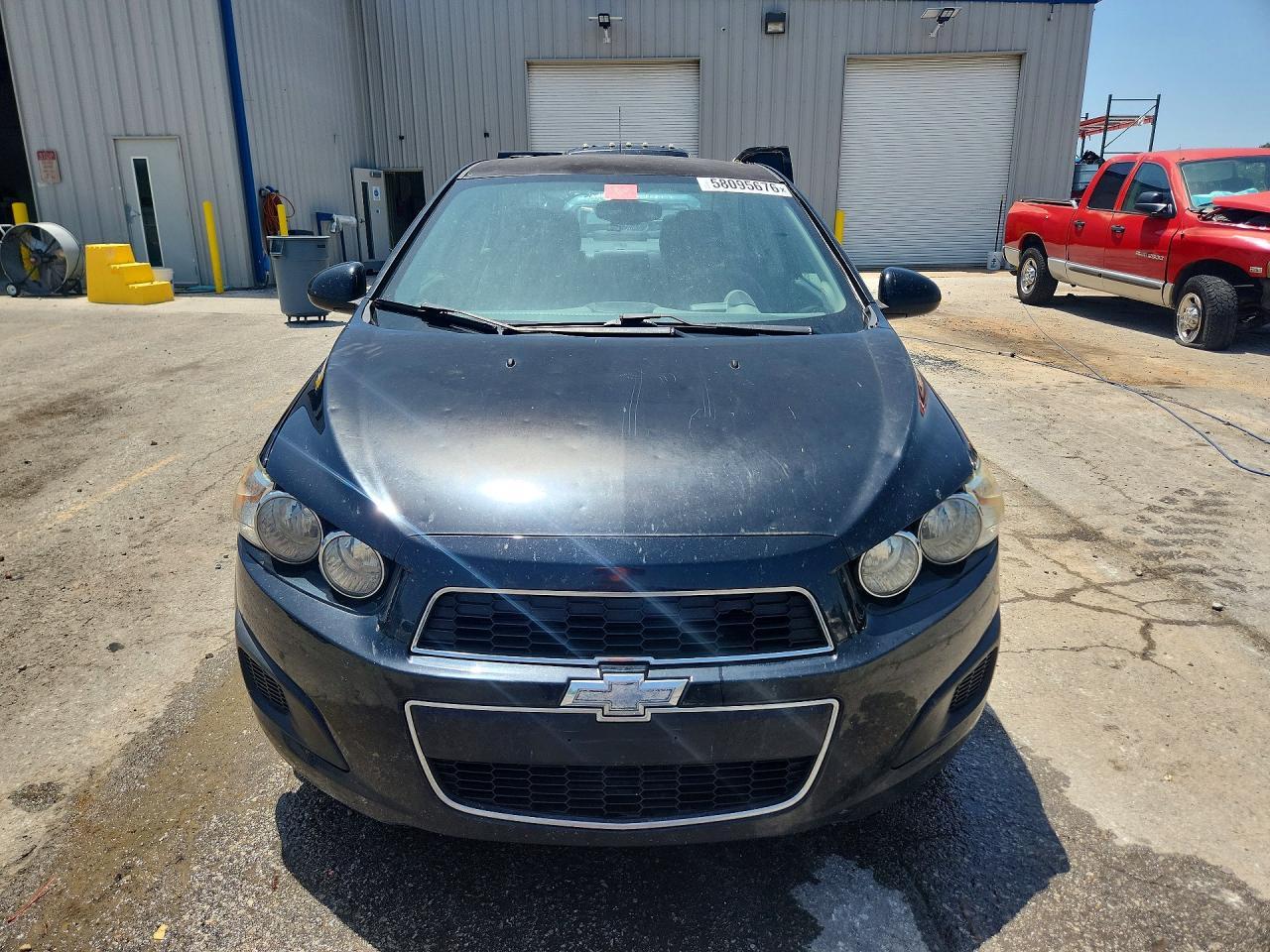 2016 Chevrolet Sonic Lt - Image 5