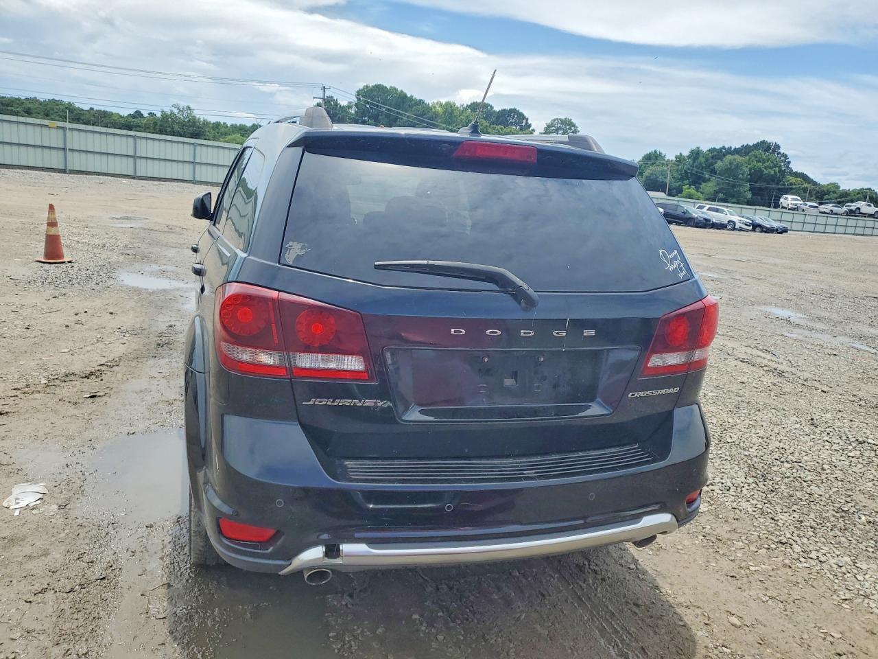 2015 Dodge Journey Crossroad - Image 6
