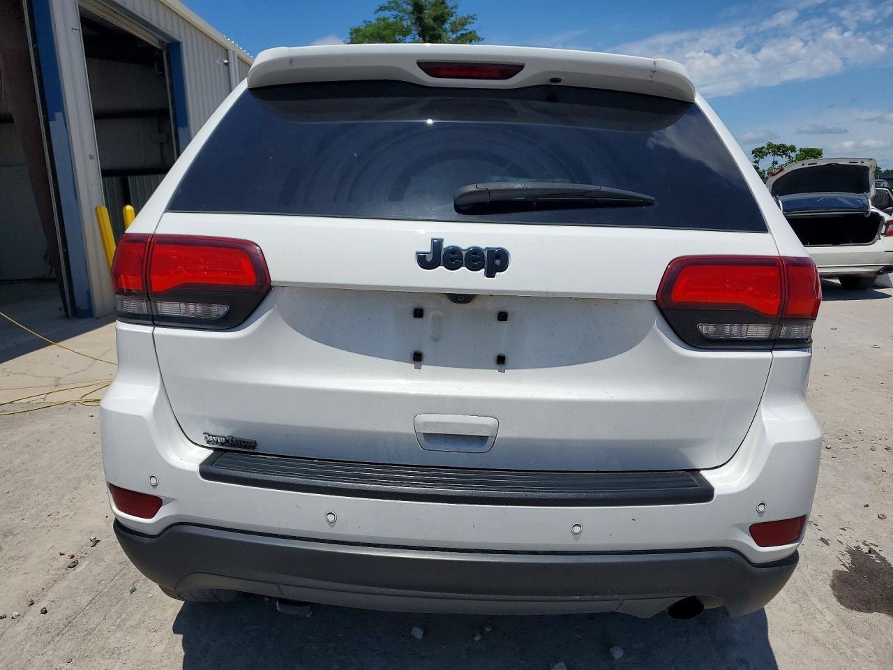2020 Jeep Grand Cherokee Laredo - Image 6