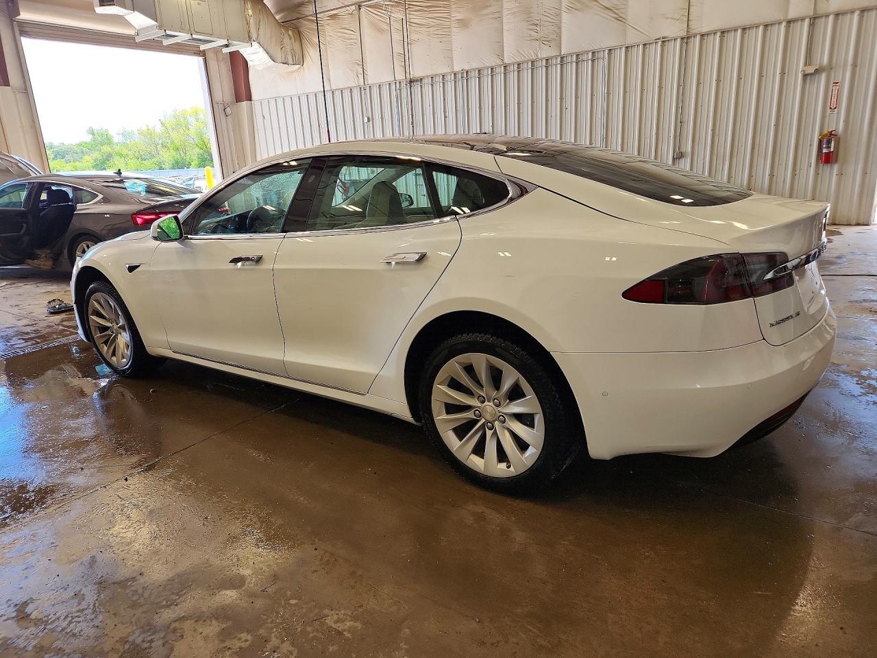 2017 Tesla Model S - Image 2
