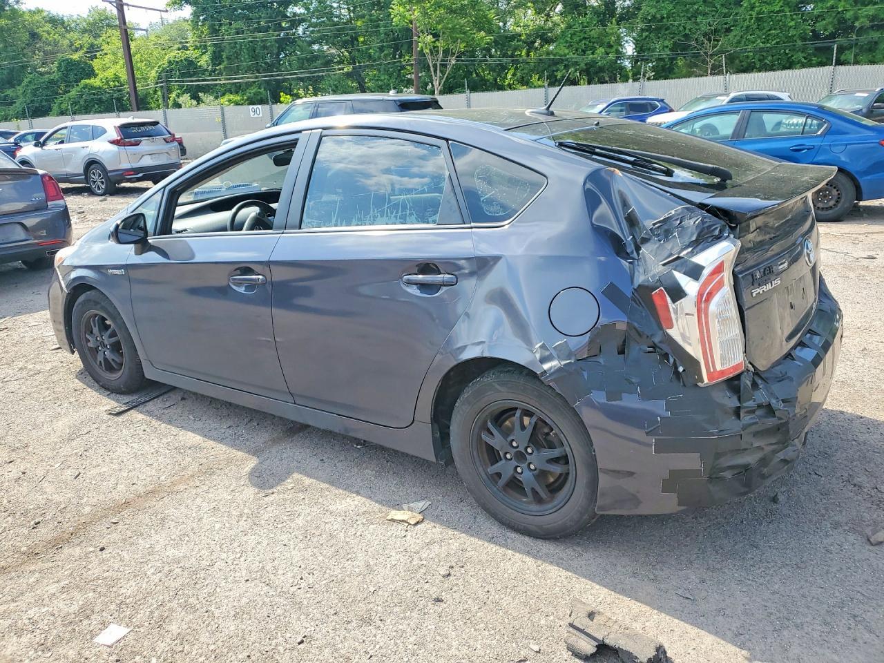 2015 Toyota Prius Three - Image 2