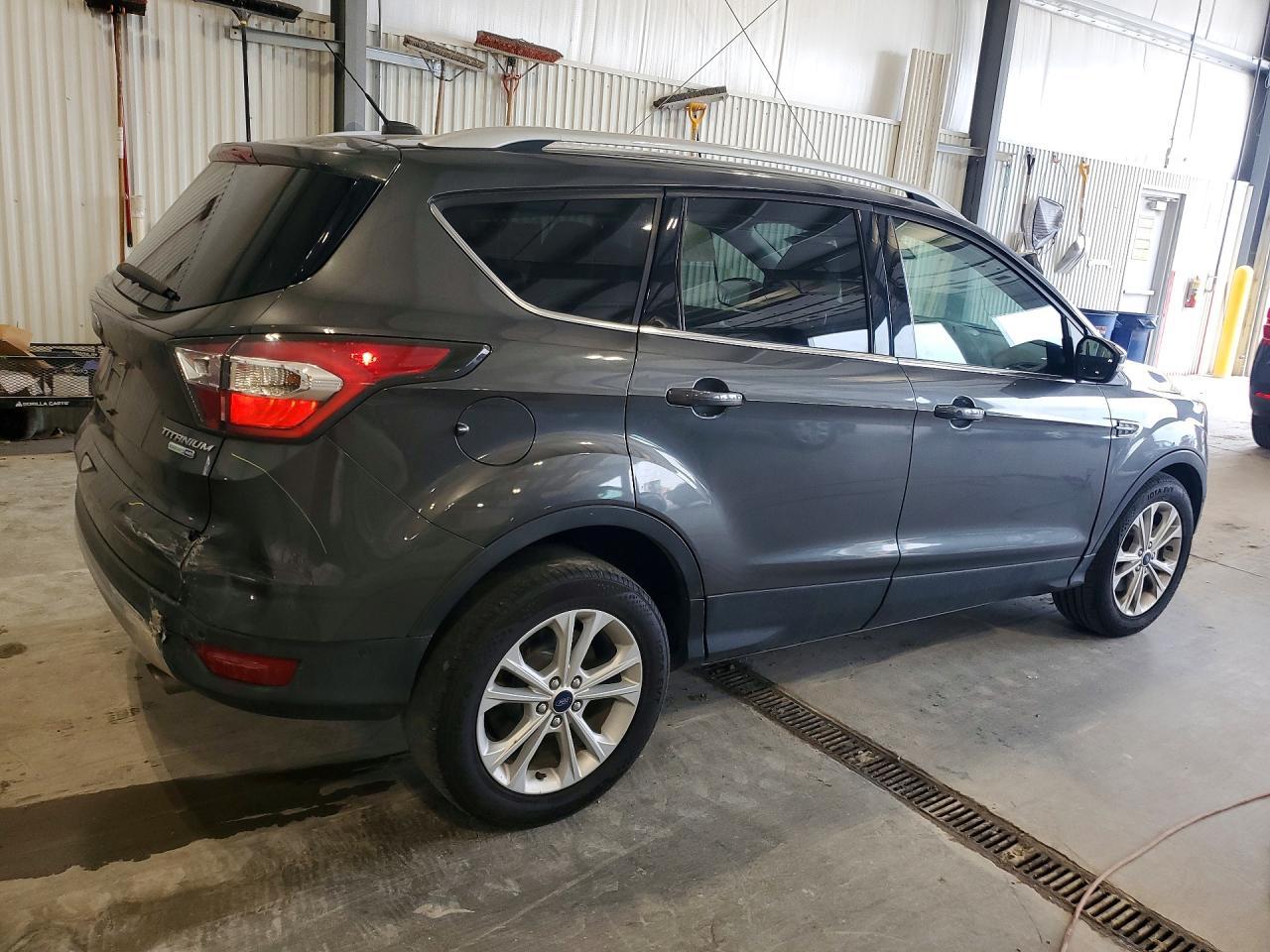 2017 Ford Escape Titanium - Фото 3