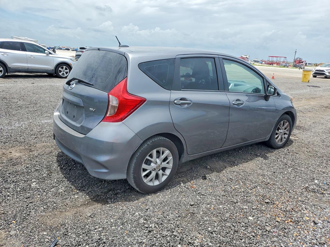 2017 Nissan Versa Note Sv - Фото 3