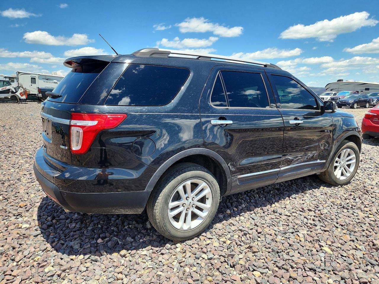 2015 Ford Explorer Xlt - Фото 3