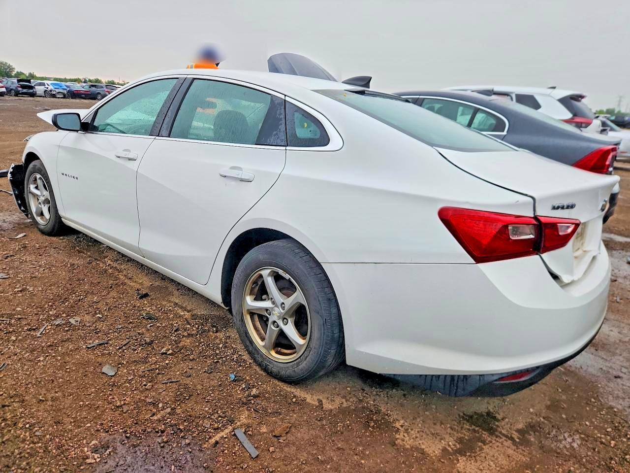 2018 Chevrolet Malibu Ls - Фото 2