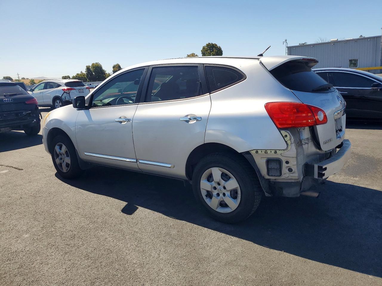 2011 Nissan Rogue S - Фото 2