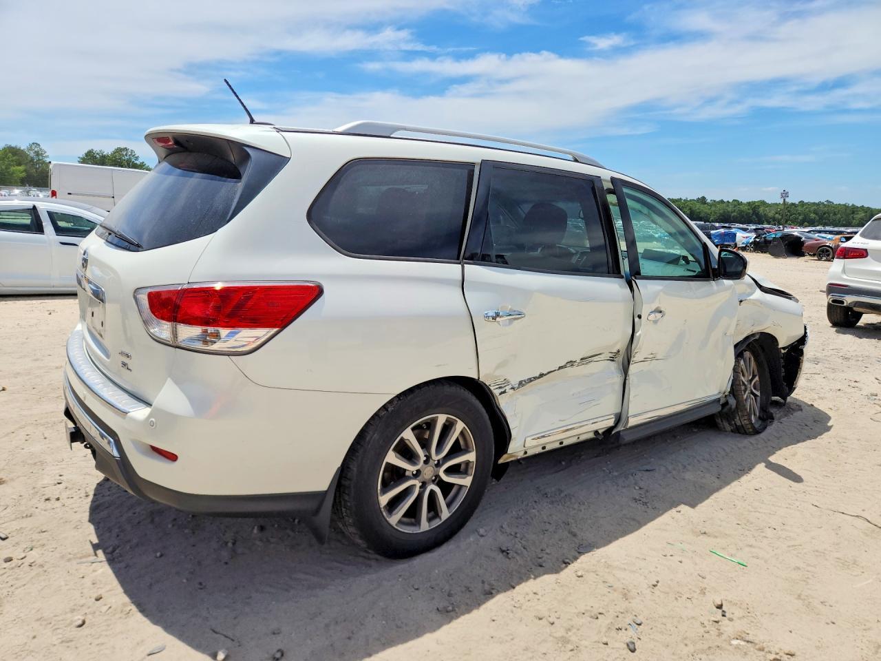 2016 Nissan Pathfinder Sl - Фото 3
