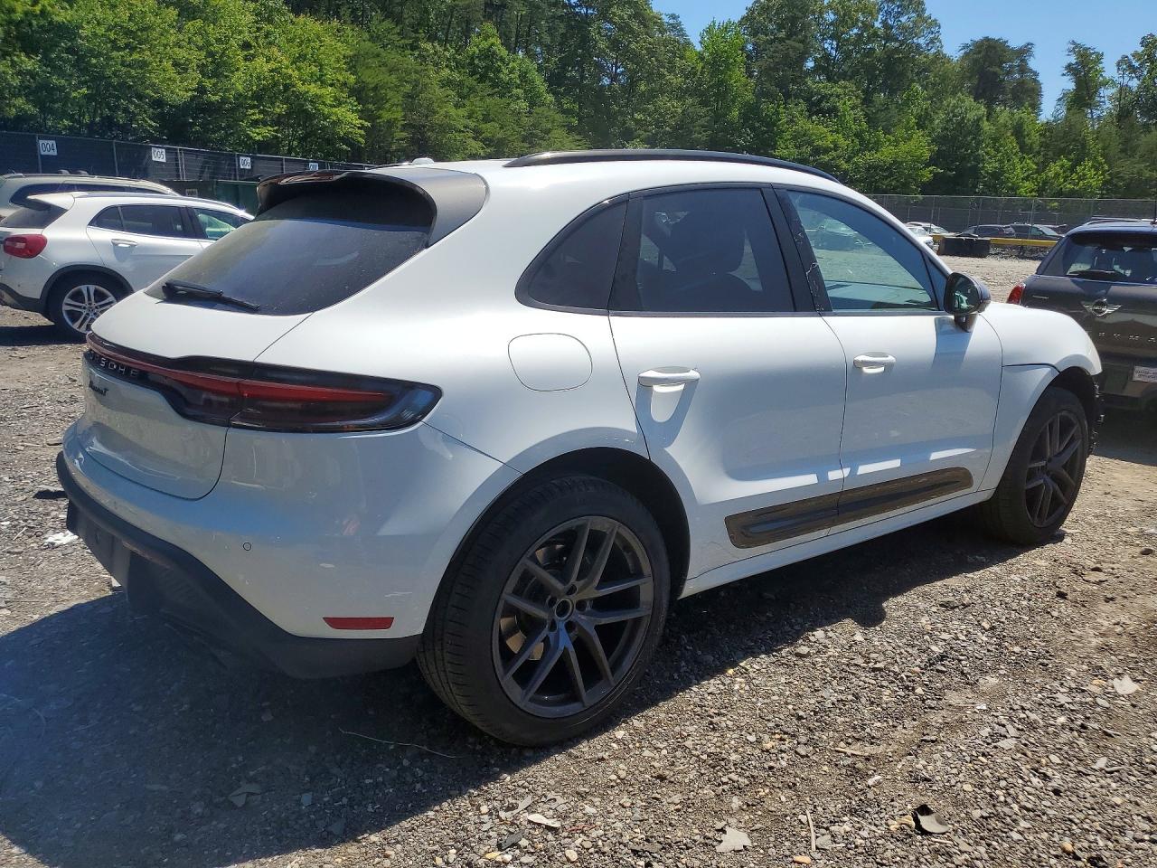 2024 Porsche Macan Base - Image 3