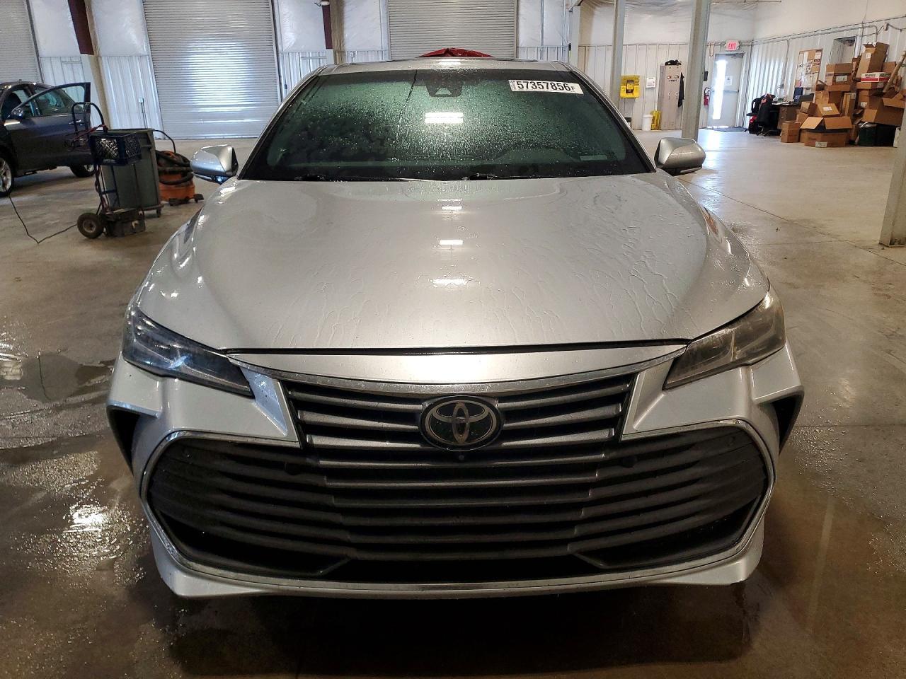 2019 Toyota Avalon Limited - Фото 5