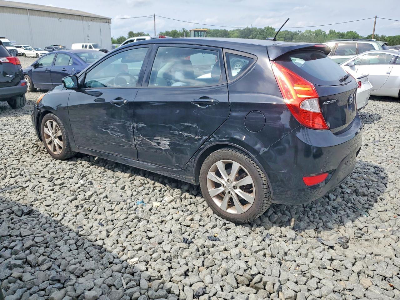 2013 Hyundai Accent - Image 2