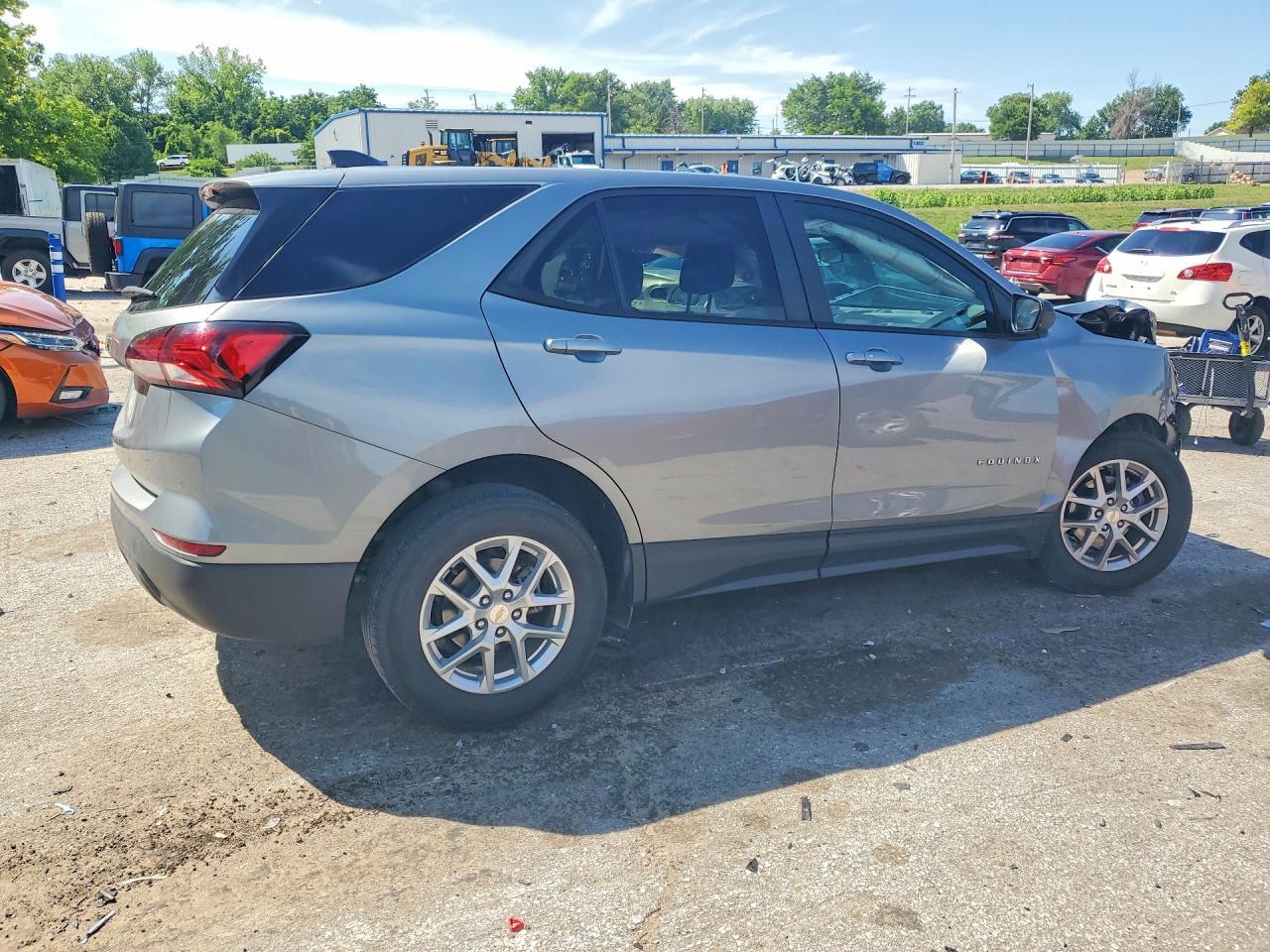 2024 Chevrolet Equinox Ls - Фото 3