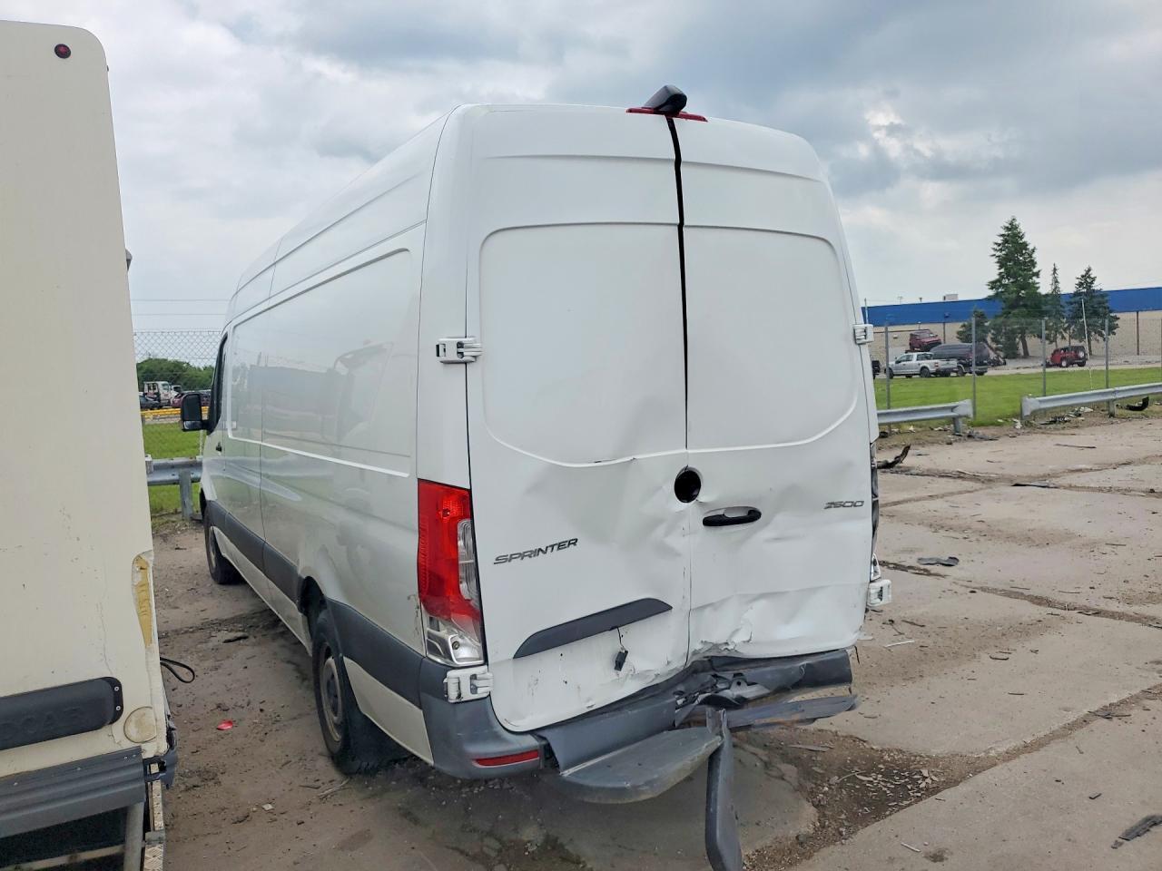 2023 Mercedes-Benz Sprinter 2500 - Фото 2