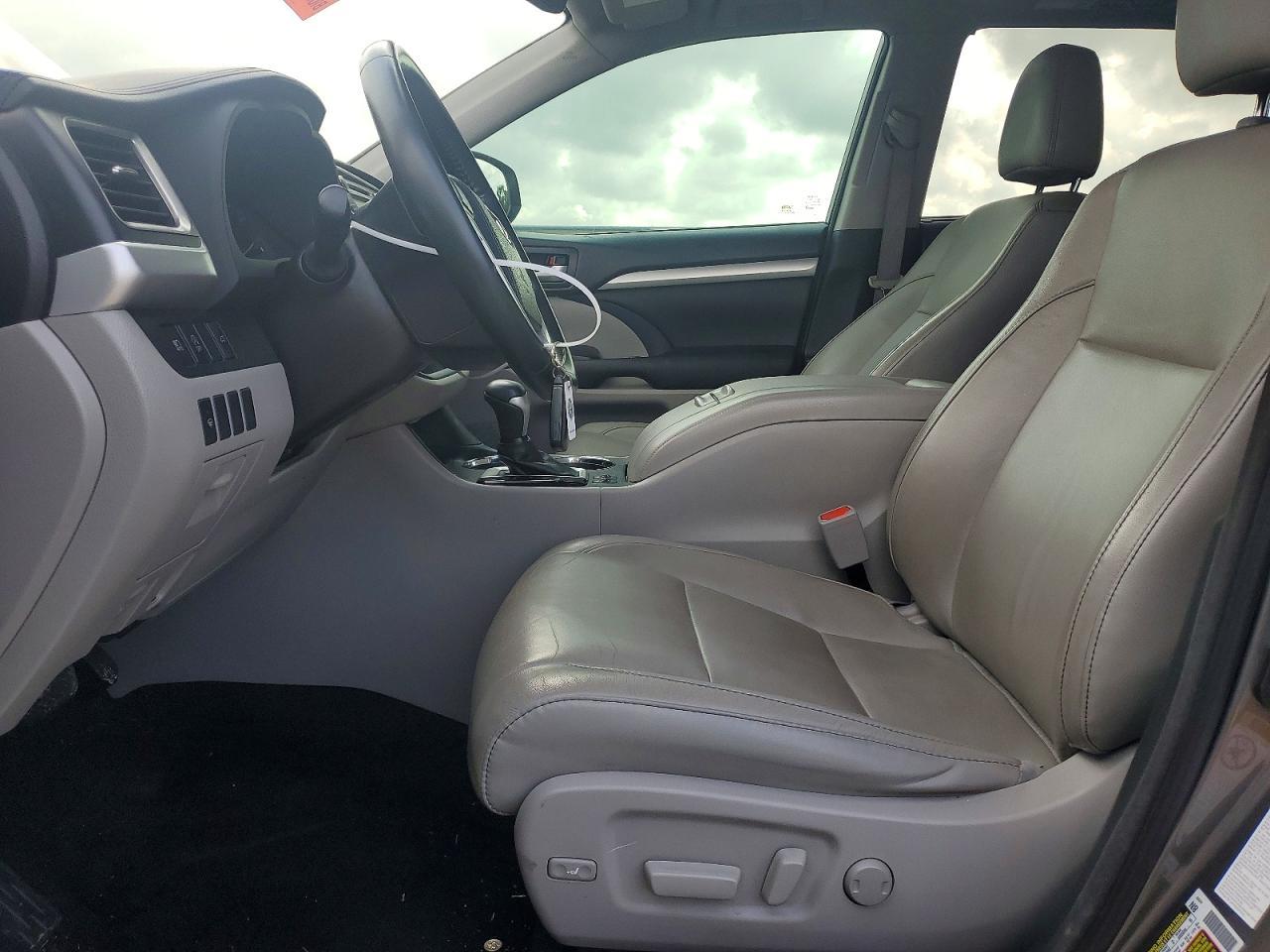 2017 Toyota Highlander Xle - Image 7