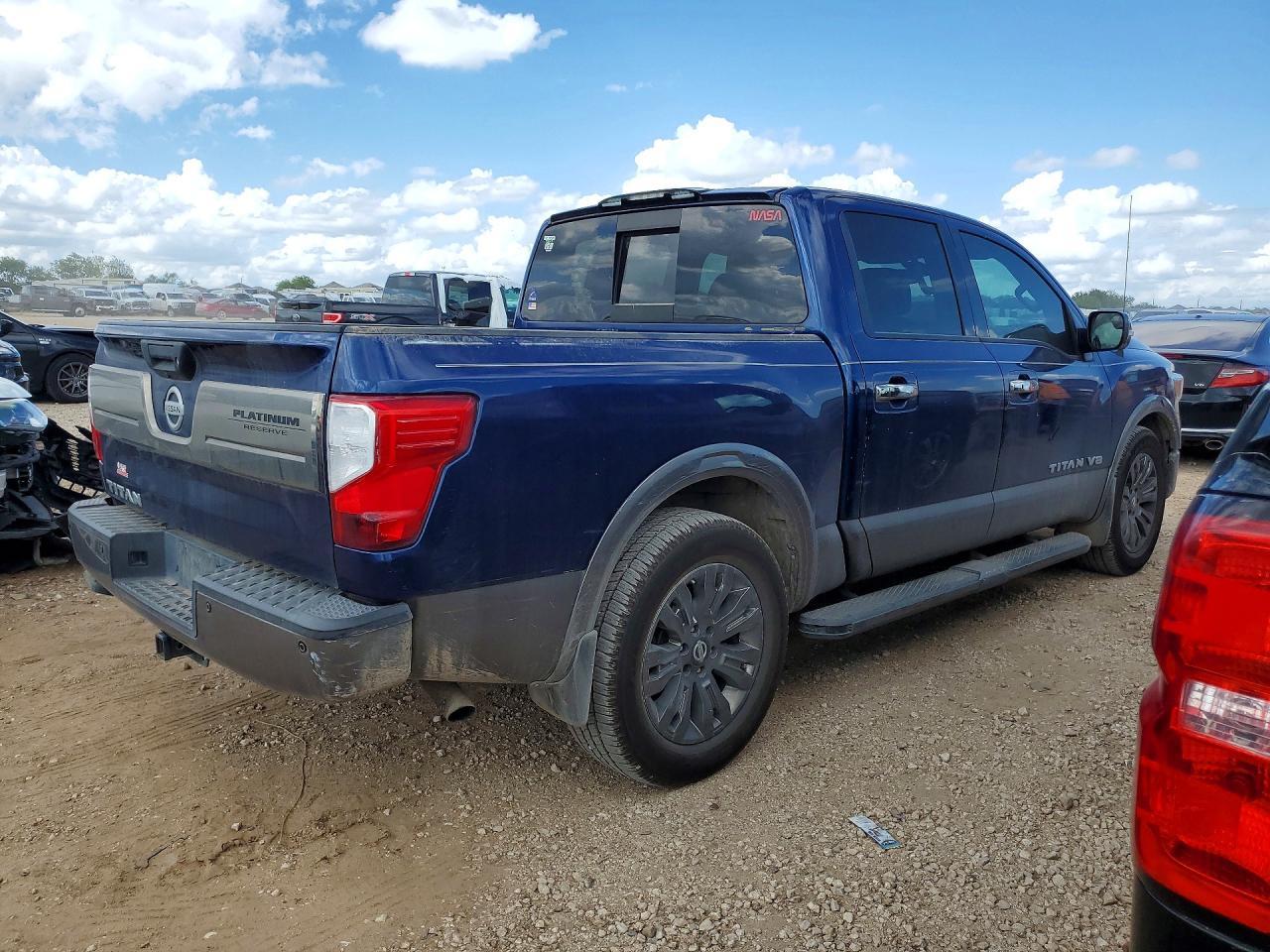 2018 Nissan Titan Platinum Reserve - Фото 3