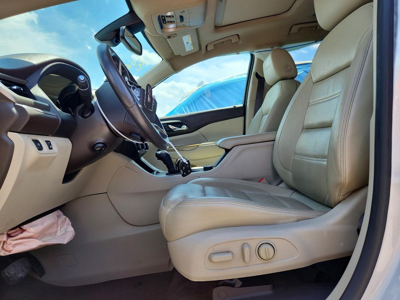 2017 GMC Acadia Denali - Фото 7