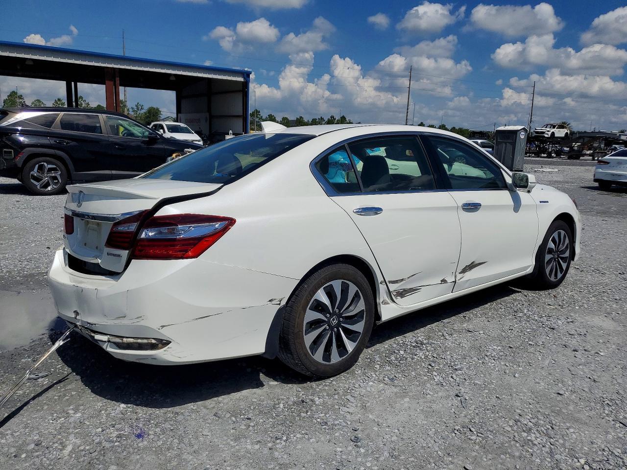 2017 Honda Accord - Image 3