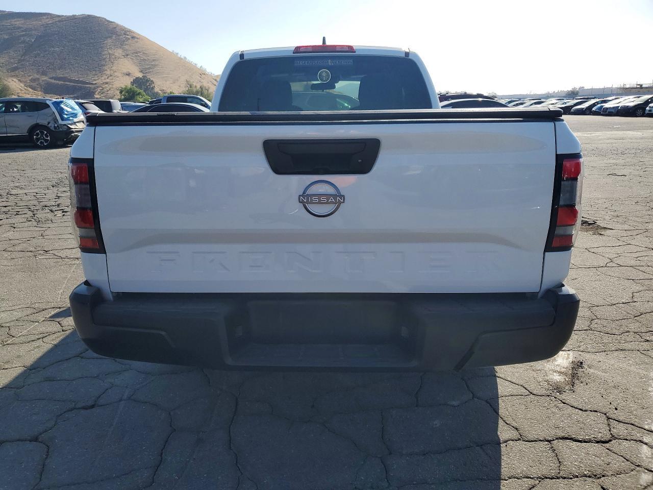 2024 Nissan Frontier S - Image 6
