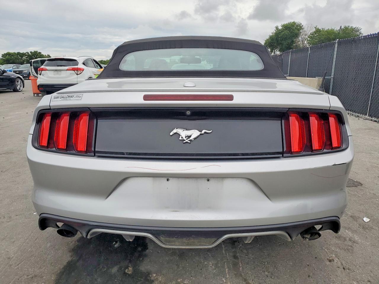 2017 Ford Mustang - Фото 6