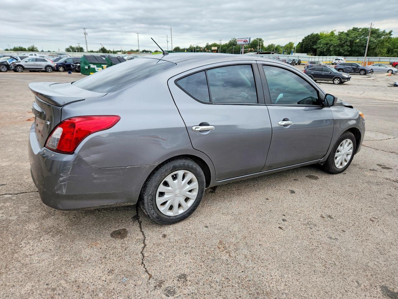 2019 Nissan Versa Sv - Image 3