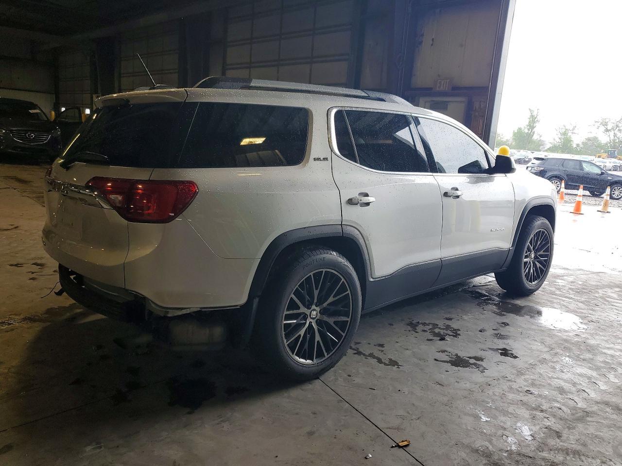2018 GMC Acadia Sle - Image 3