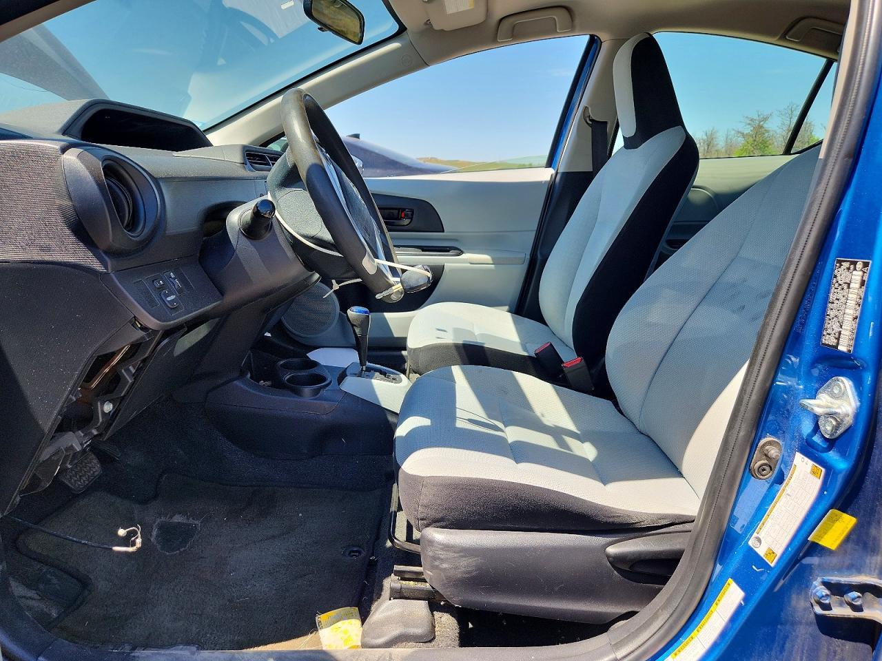 2014 Toyota Prius C One - Image 7