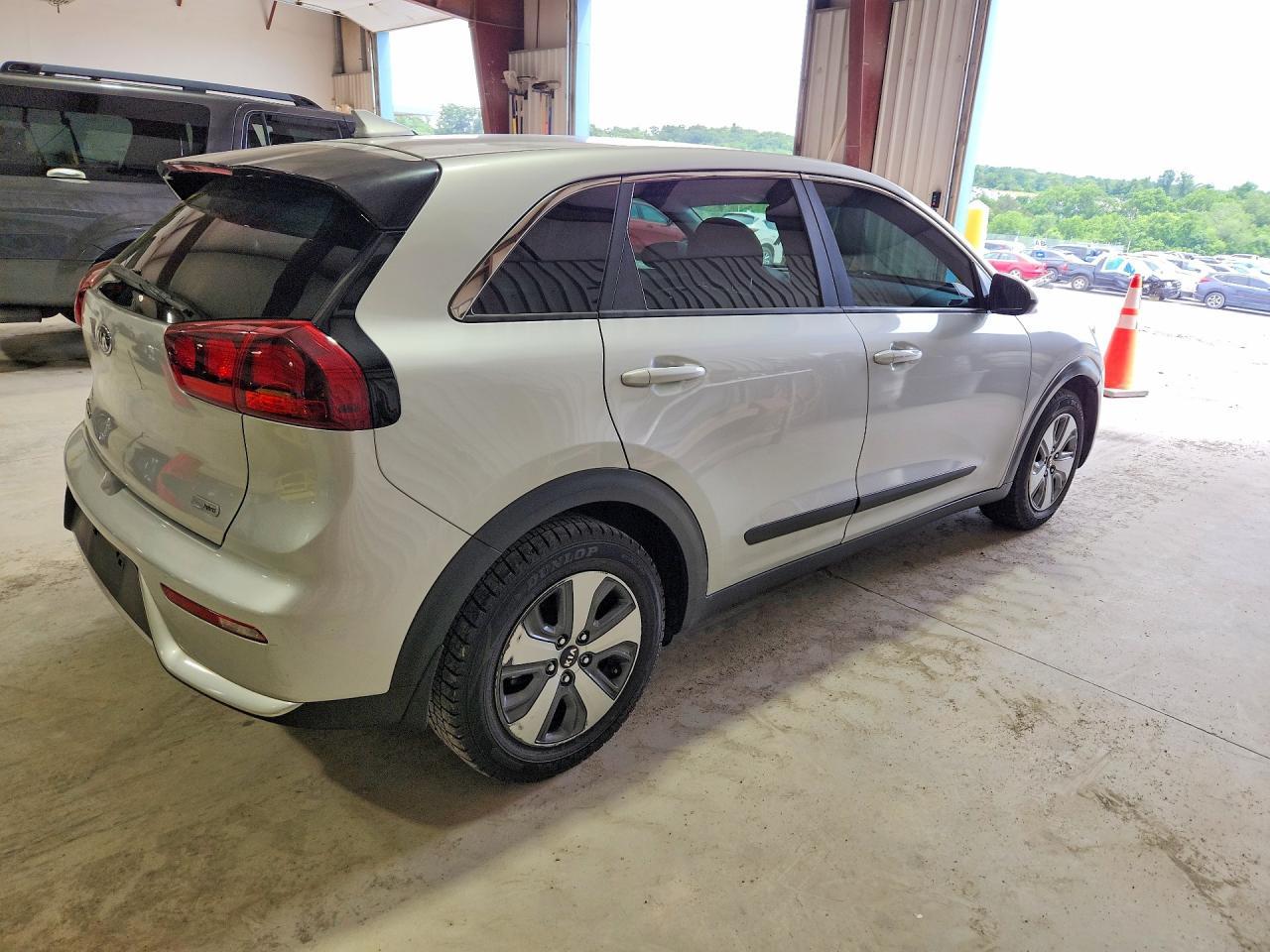 2017 Kia Niro Fe - Фото 3