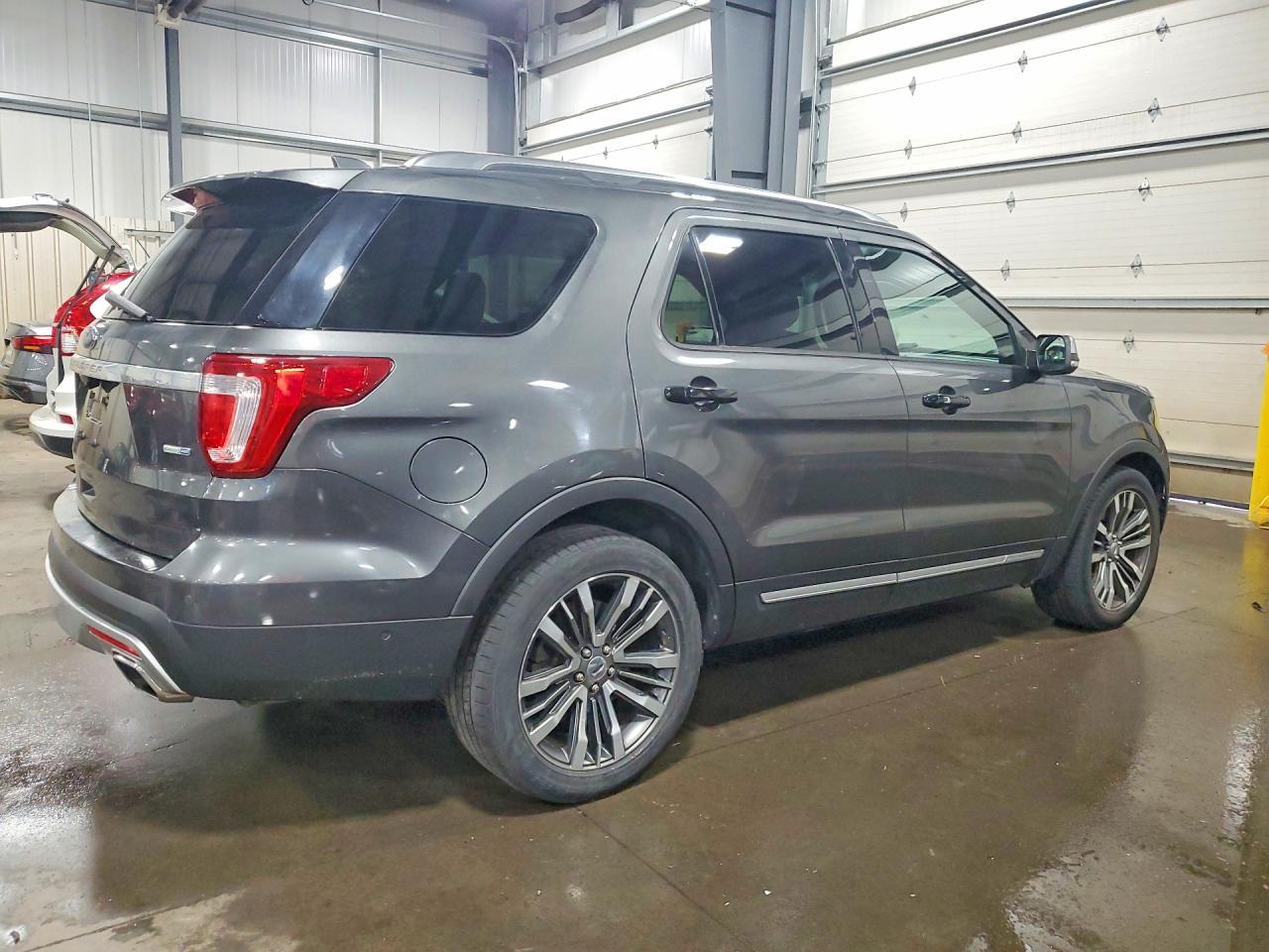 2016 Ford Explorer Platinum - Фото 3