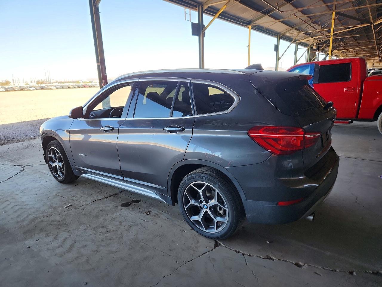 2017 BMW X1 xDrive28I - Фото 2