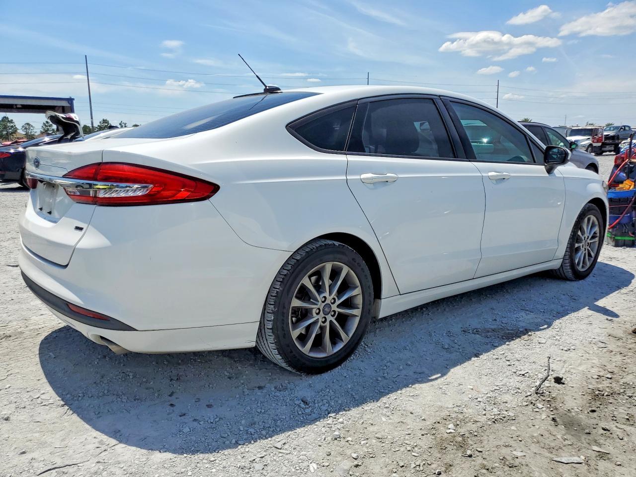 2017 Ford Fusion Se - Фото 3