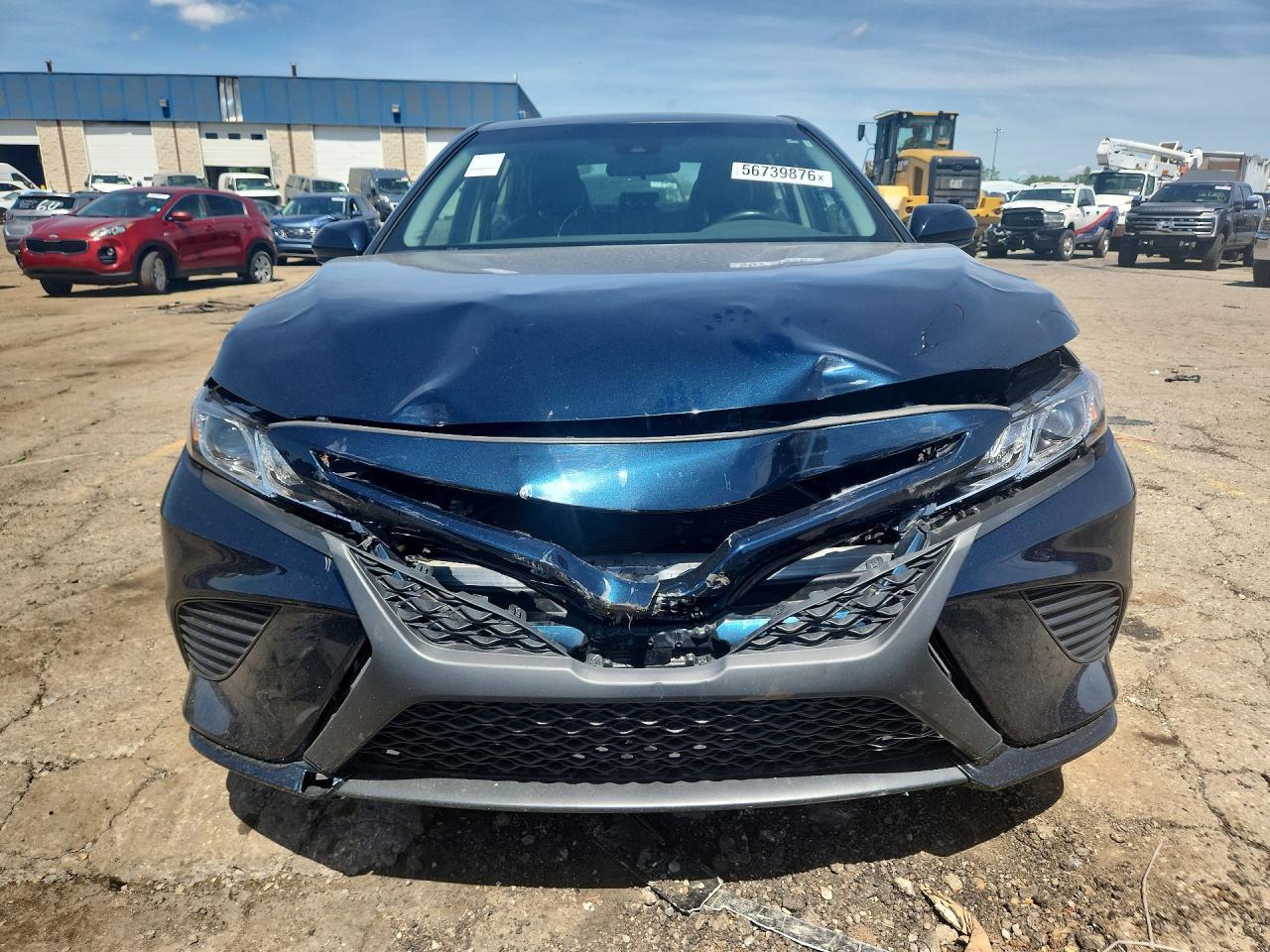 2020 Toyota Camry Se - Фото 5