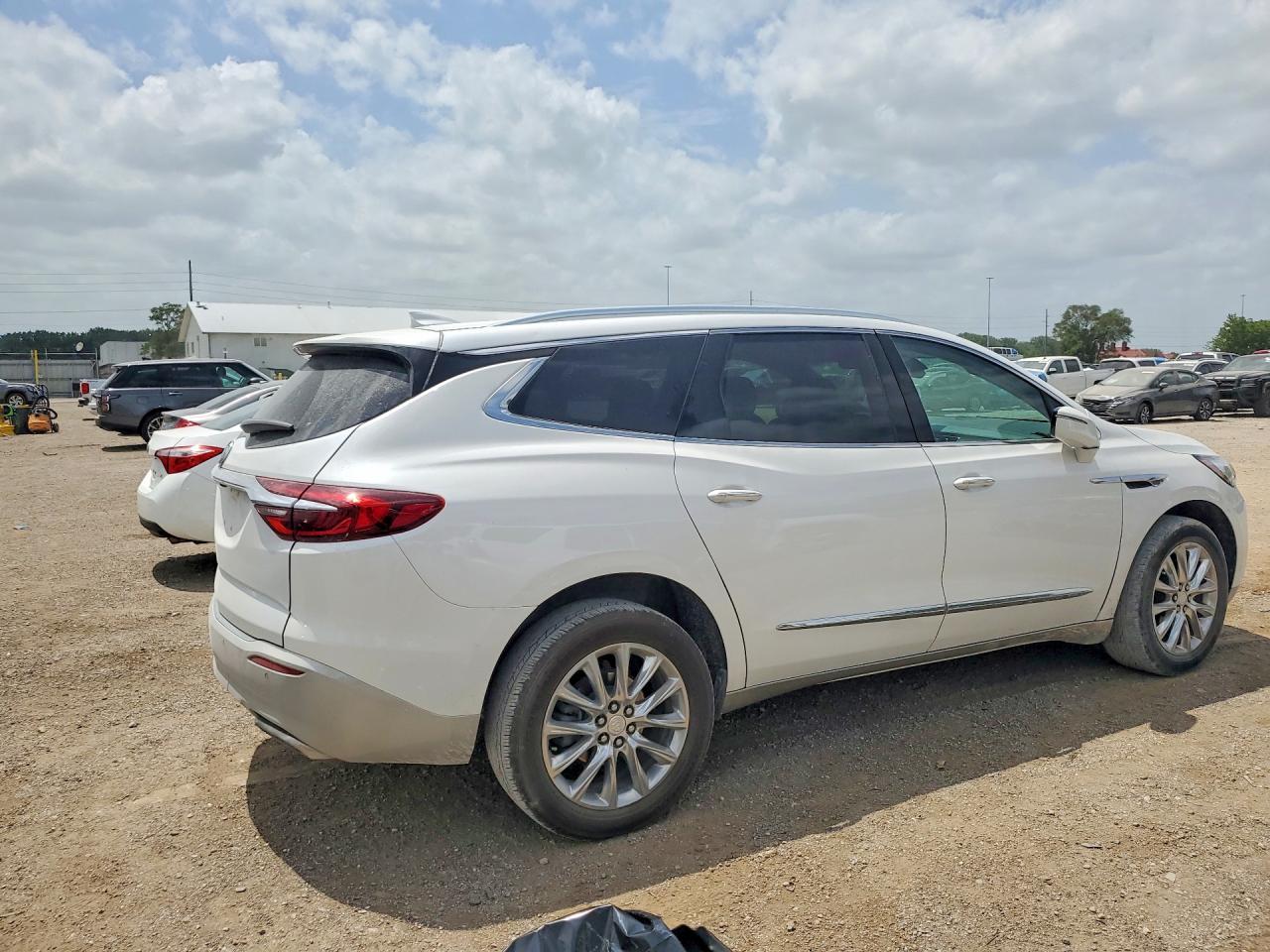 2021 Buick Enclave Premium - Image 3