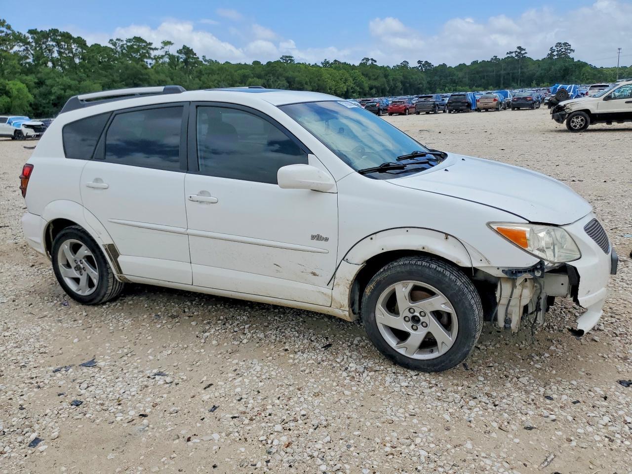 2005 Pontiac Vibe - Image 4