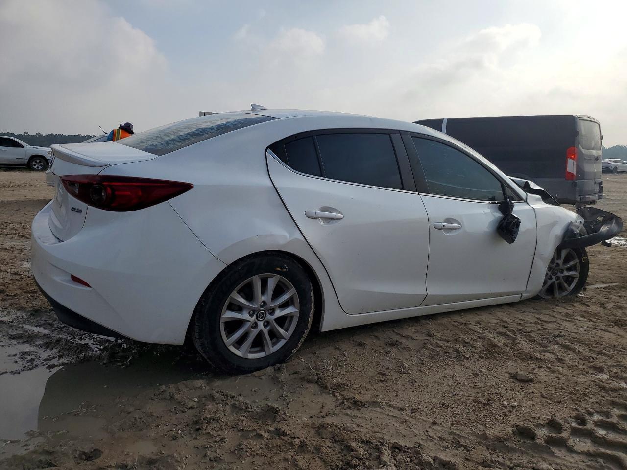 2015 Mazda 3 Grand Touring - Image 3