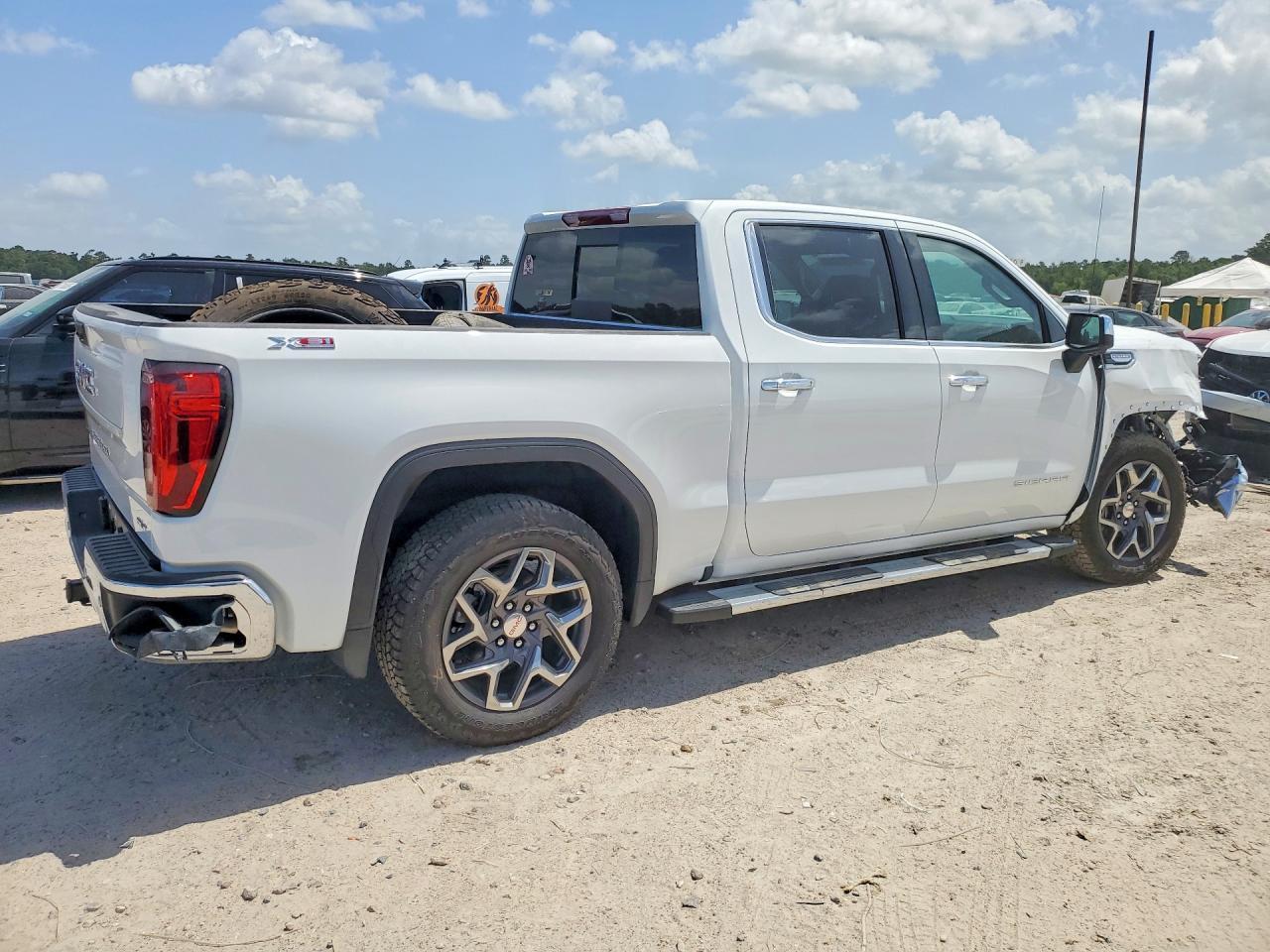 2026 GMC Sierra K1500 Slt - Image 3