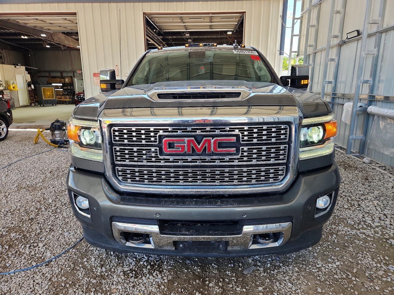 2017 GMC Sierra K2500 Denali - Image 5