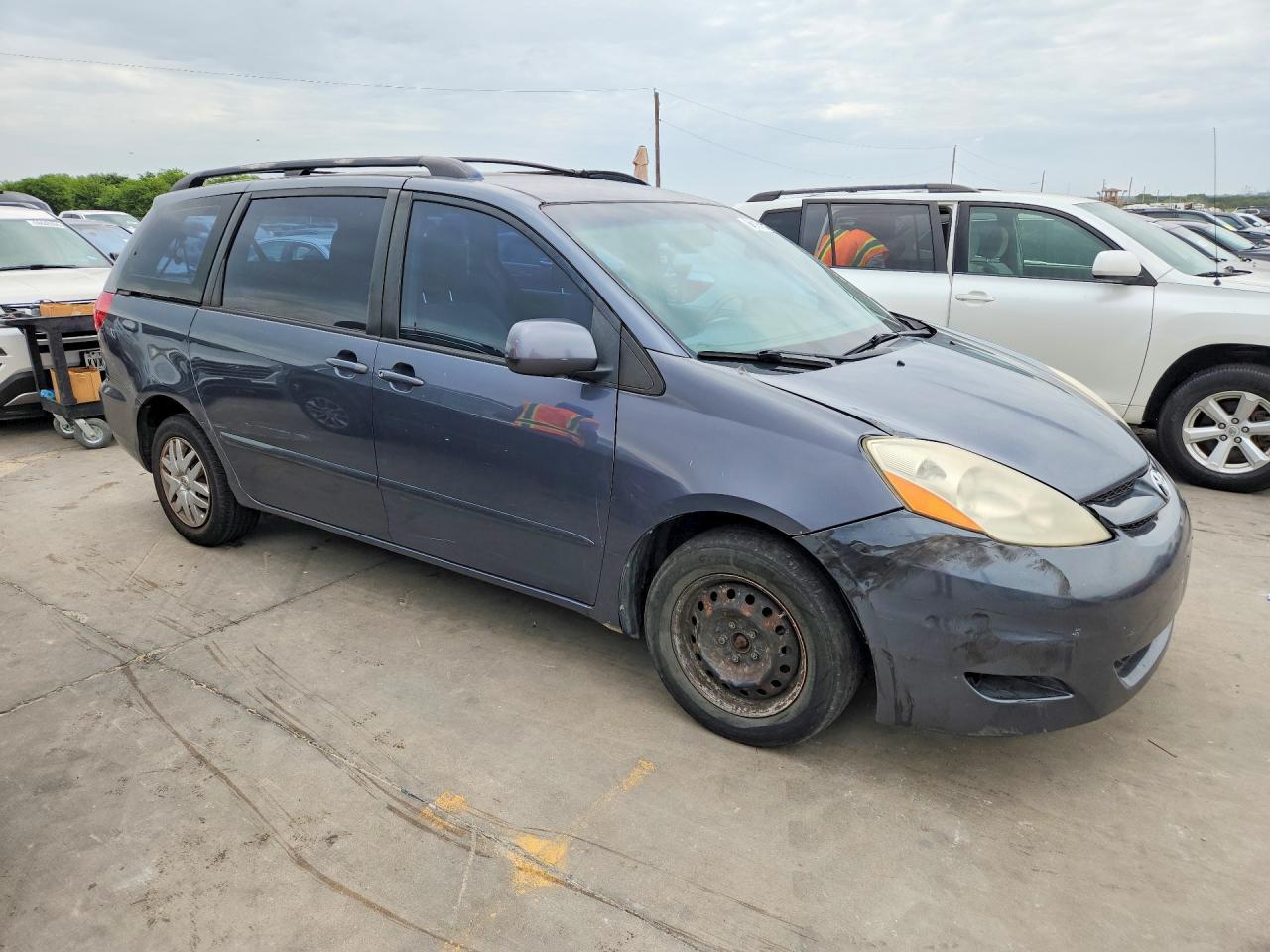 2009 Toyota Sienna Ce 7-Passenger - Фото 4