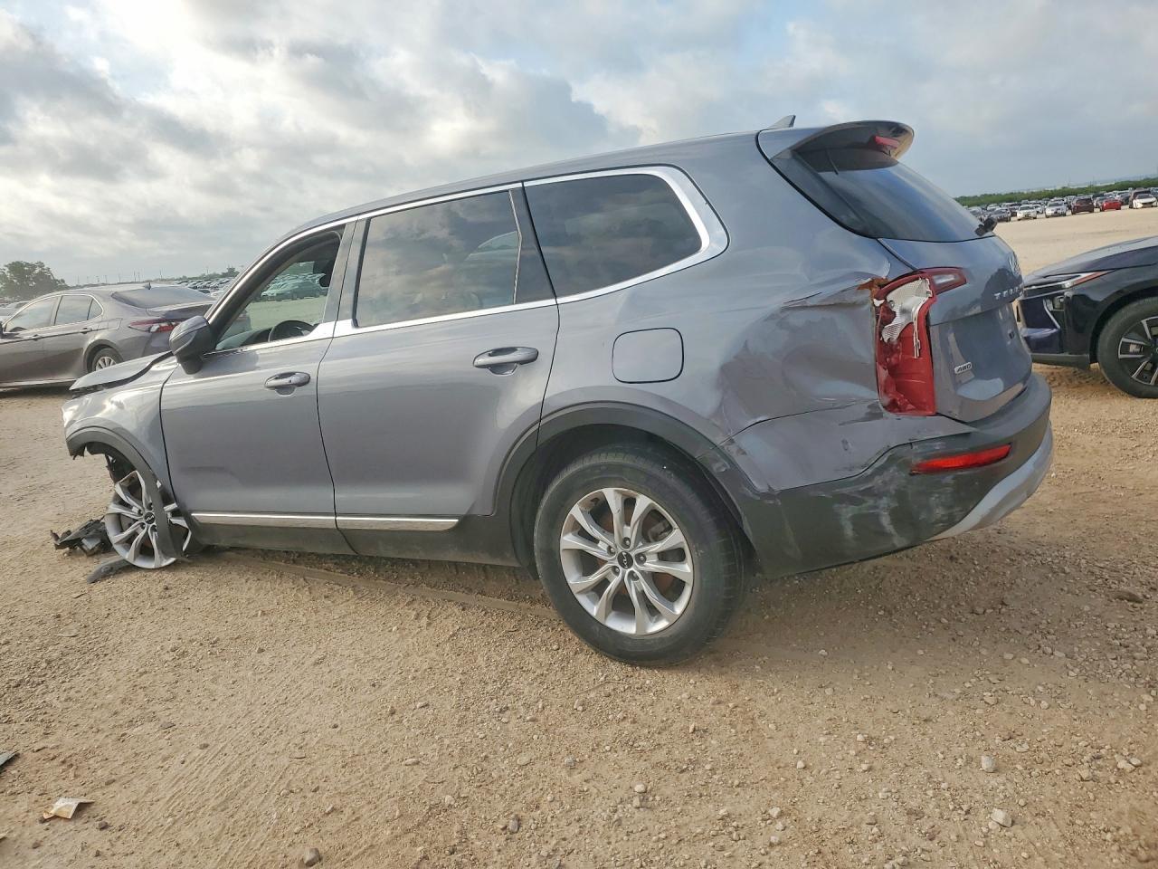 2022 Kia Telluride Lx - Image 2
