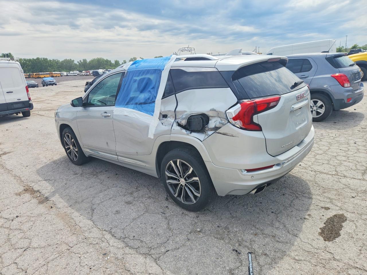 2019 GMC Terrain Denali - Image 2