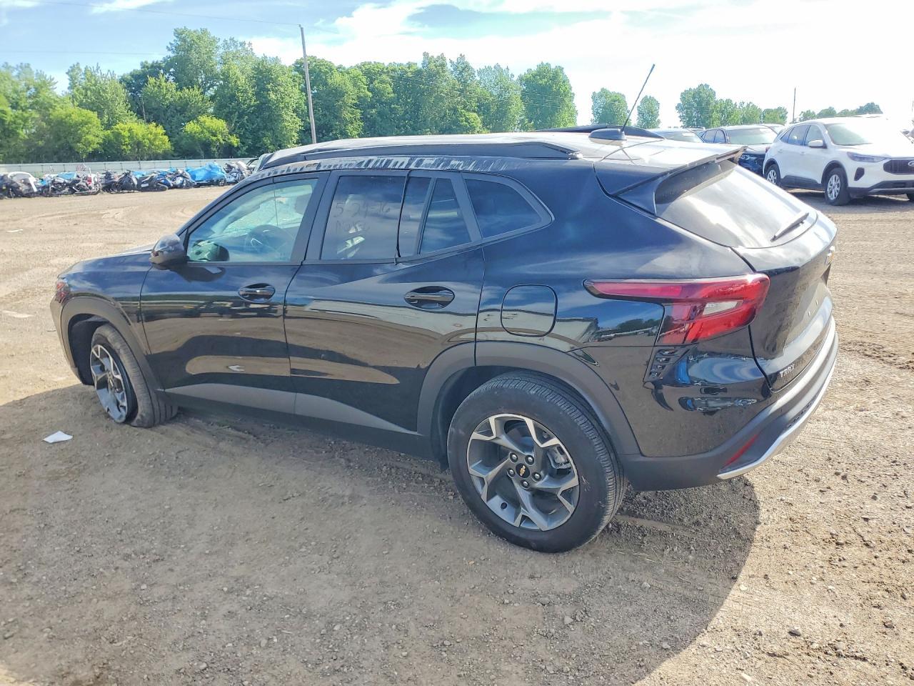 2025 Chevrolet Trax 1Lt - Фото 2