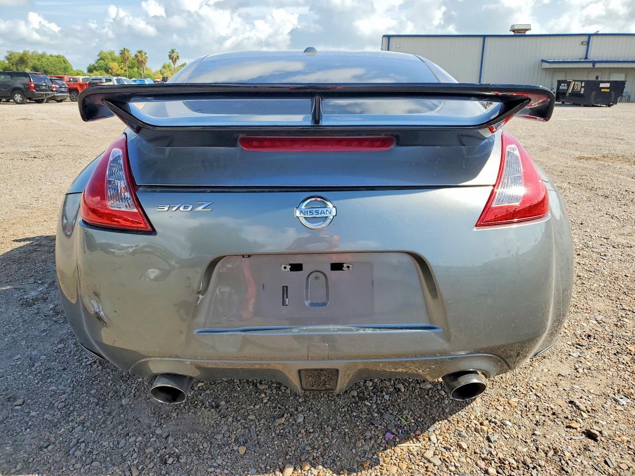 2011 Nissan 370Z Base - Фото 6