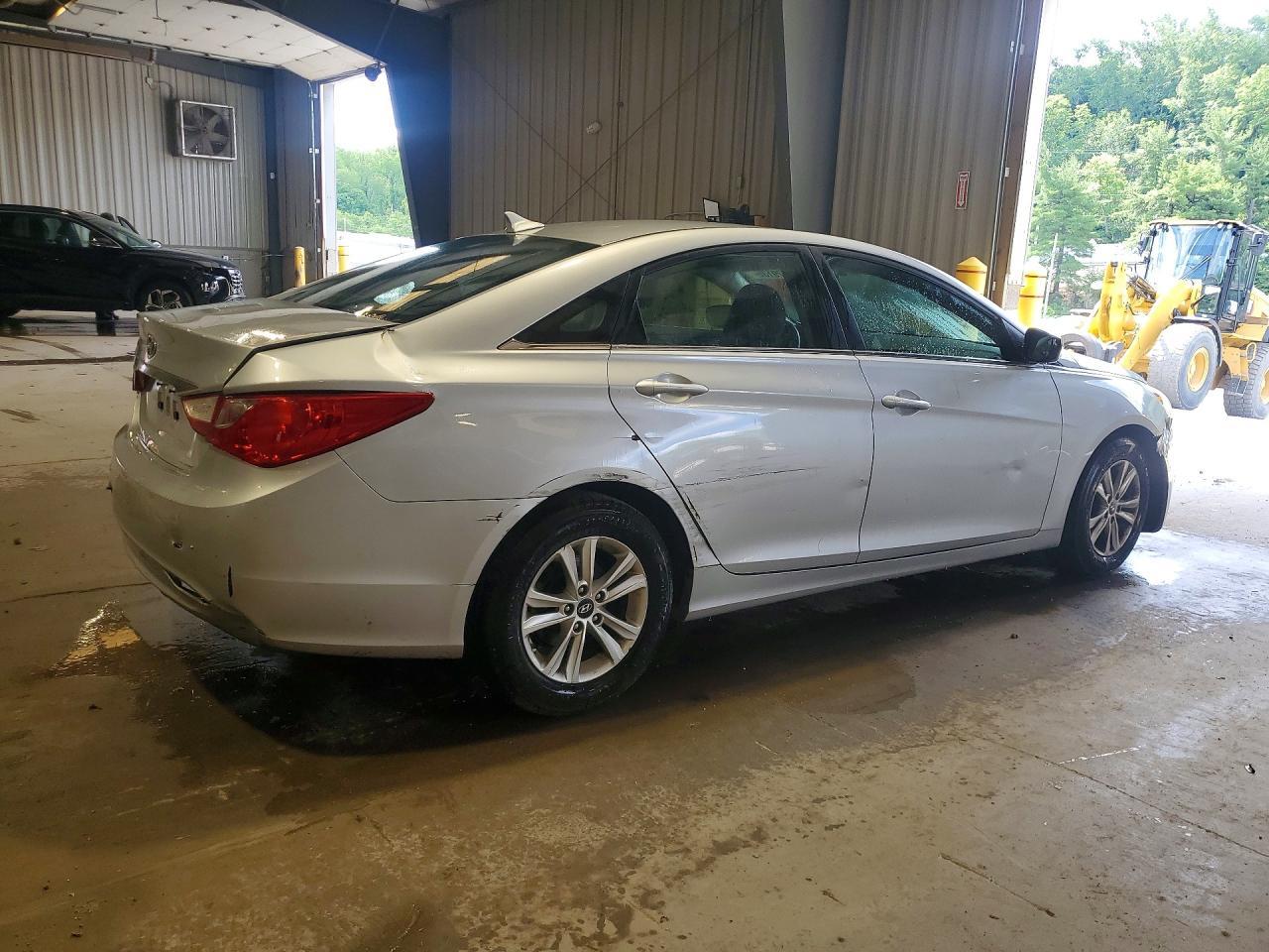 2011 Hyundai Sonata Gls - Фото 3