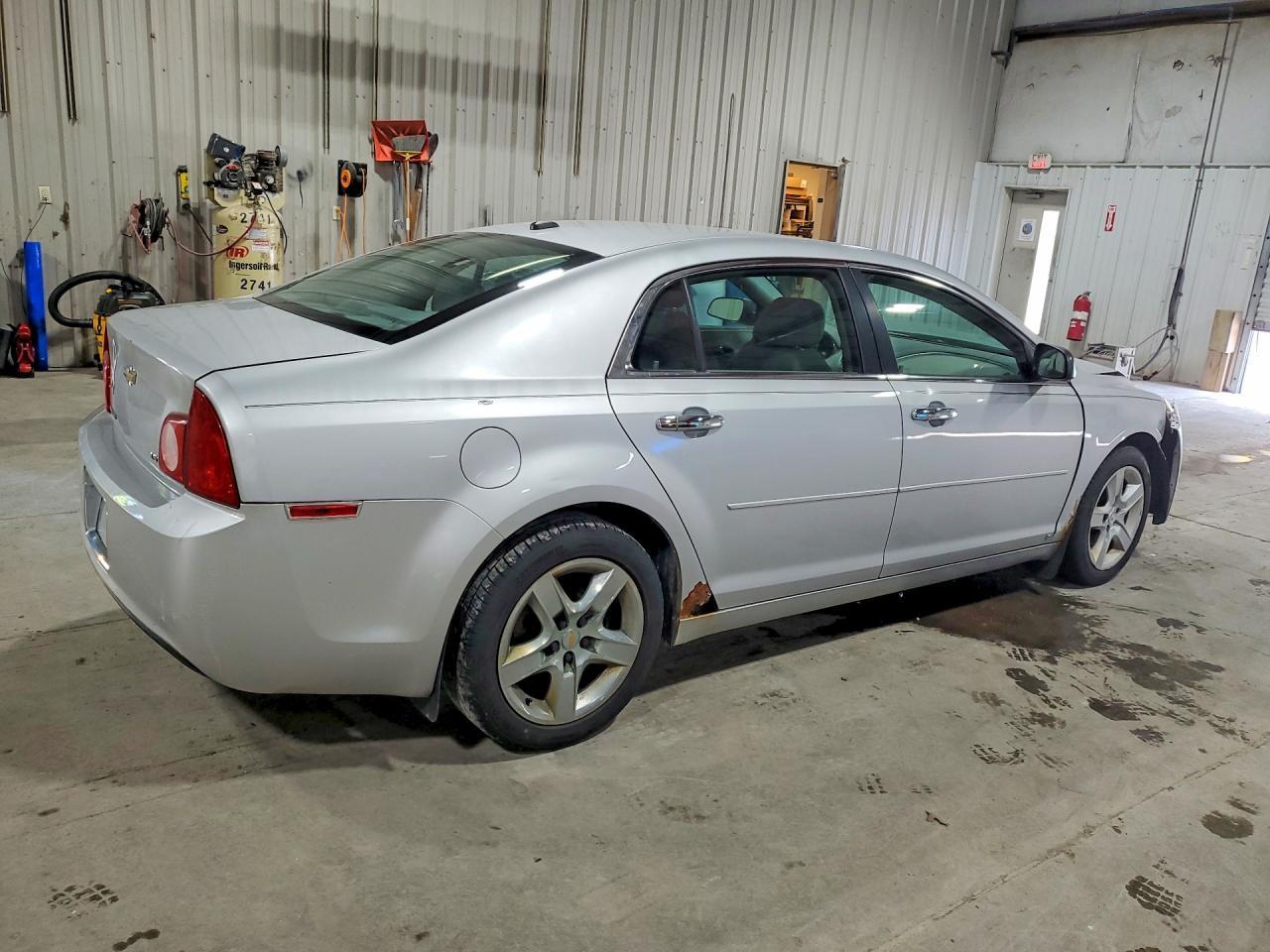 2009 Chevrolet Malibu Ls - Фото 3