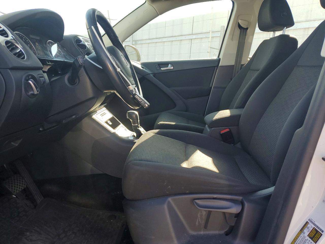 2017 Volkswagen Tiguan S - Image 7