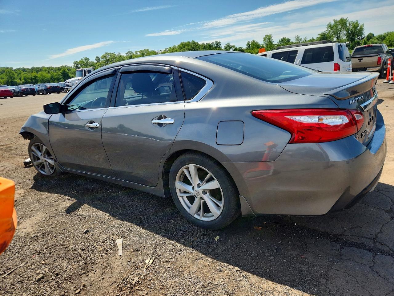 2016 Nissan Altima 2.5 Sr - Фото 2