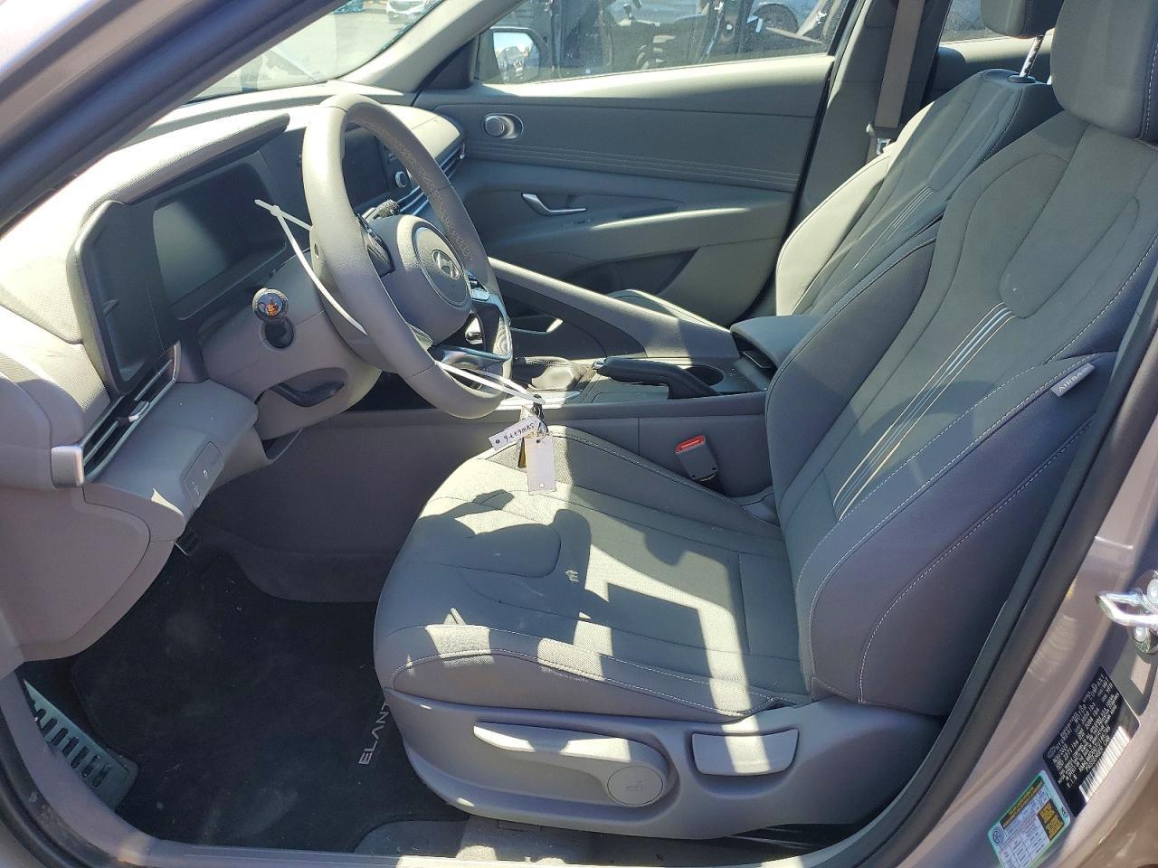 2026 Hyundai Elantra Sel Sport - Image 7