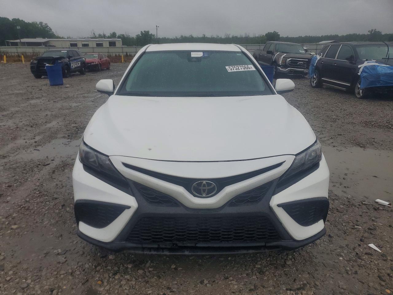 2021 Toyota Camry Se - Фото 5