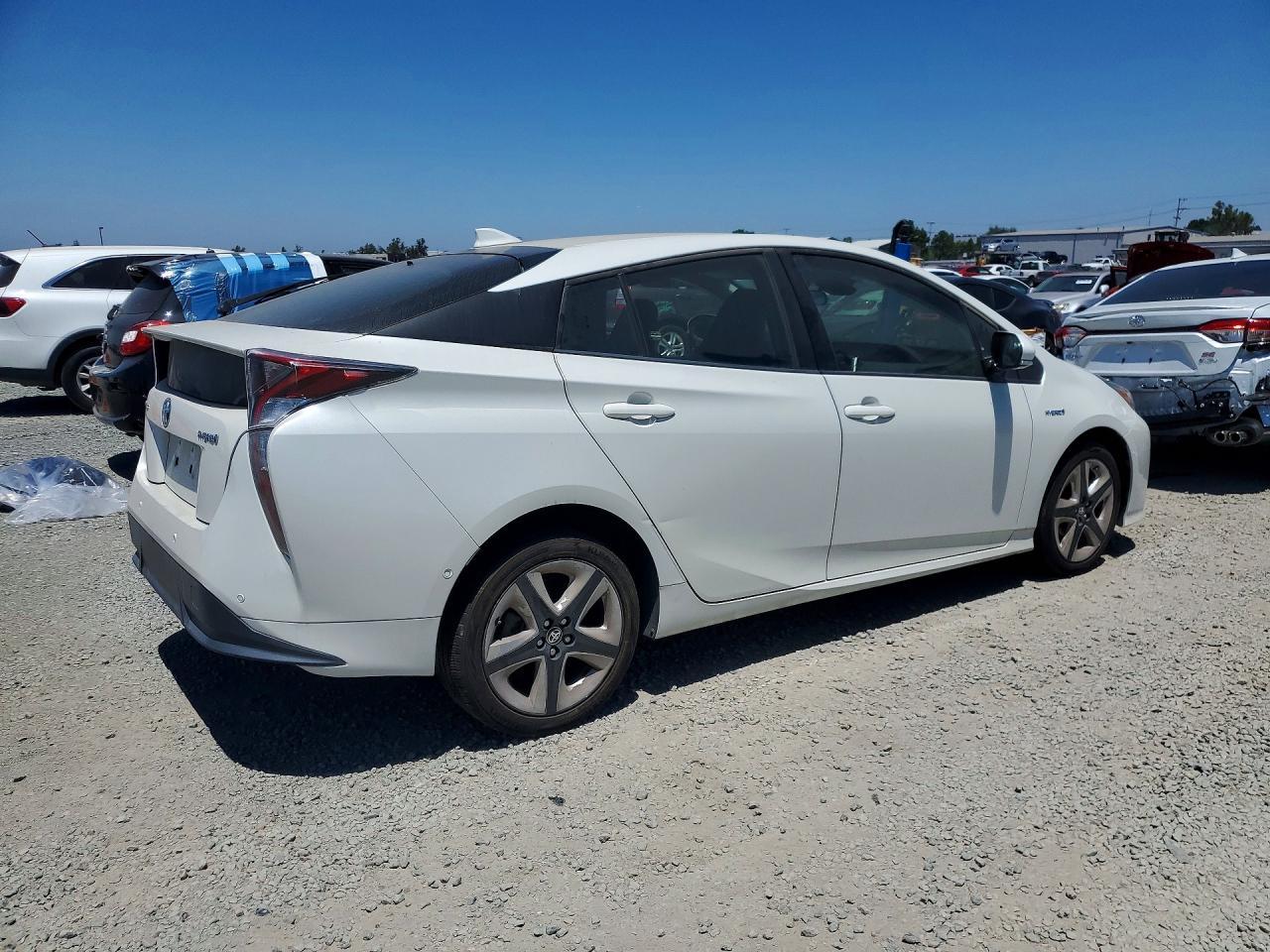 2018 Toyota Prius Three Touring - Image 3