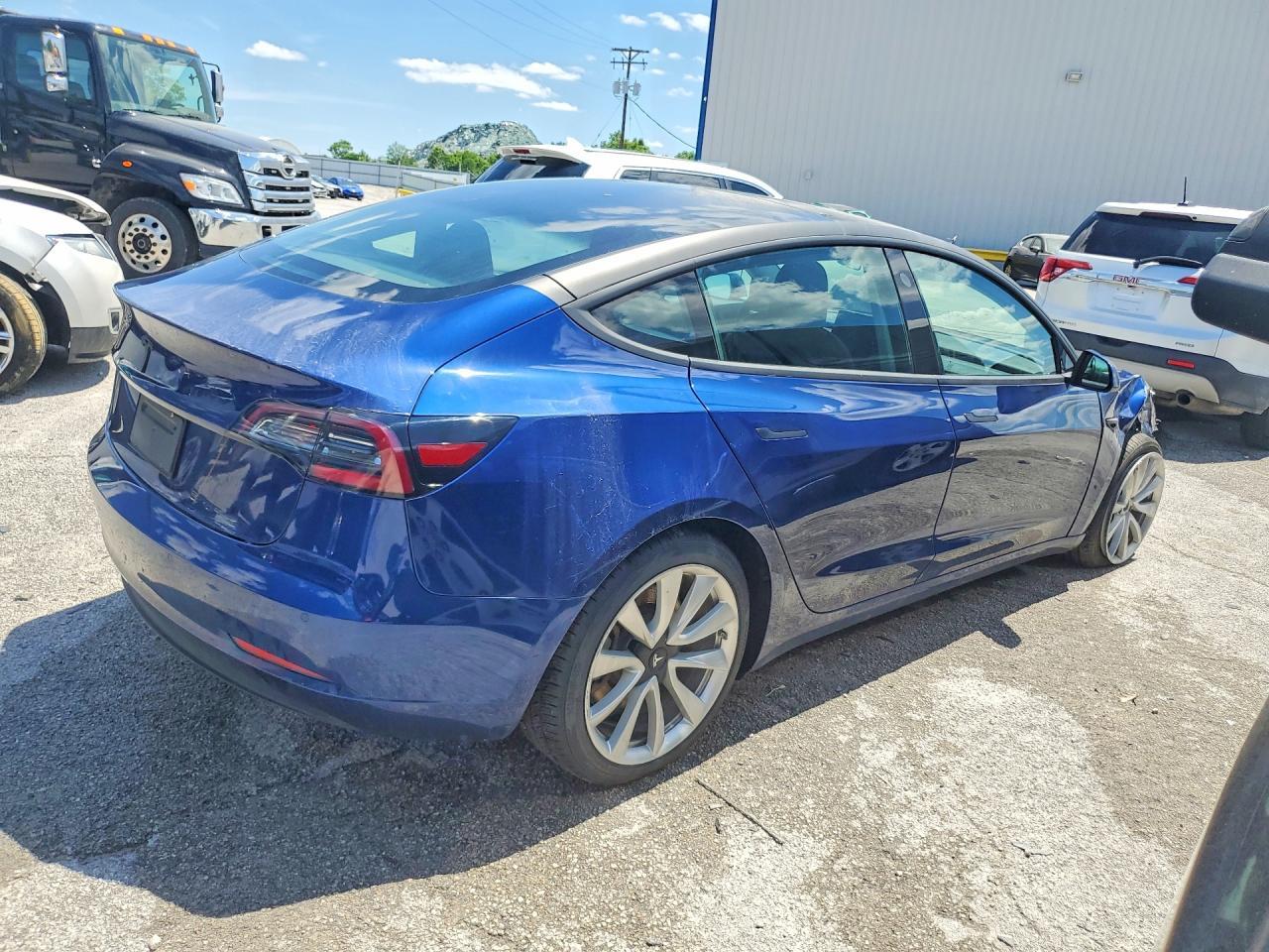2019 Tesla Model 3 - Фото 3