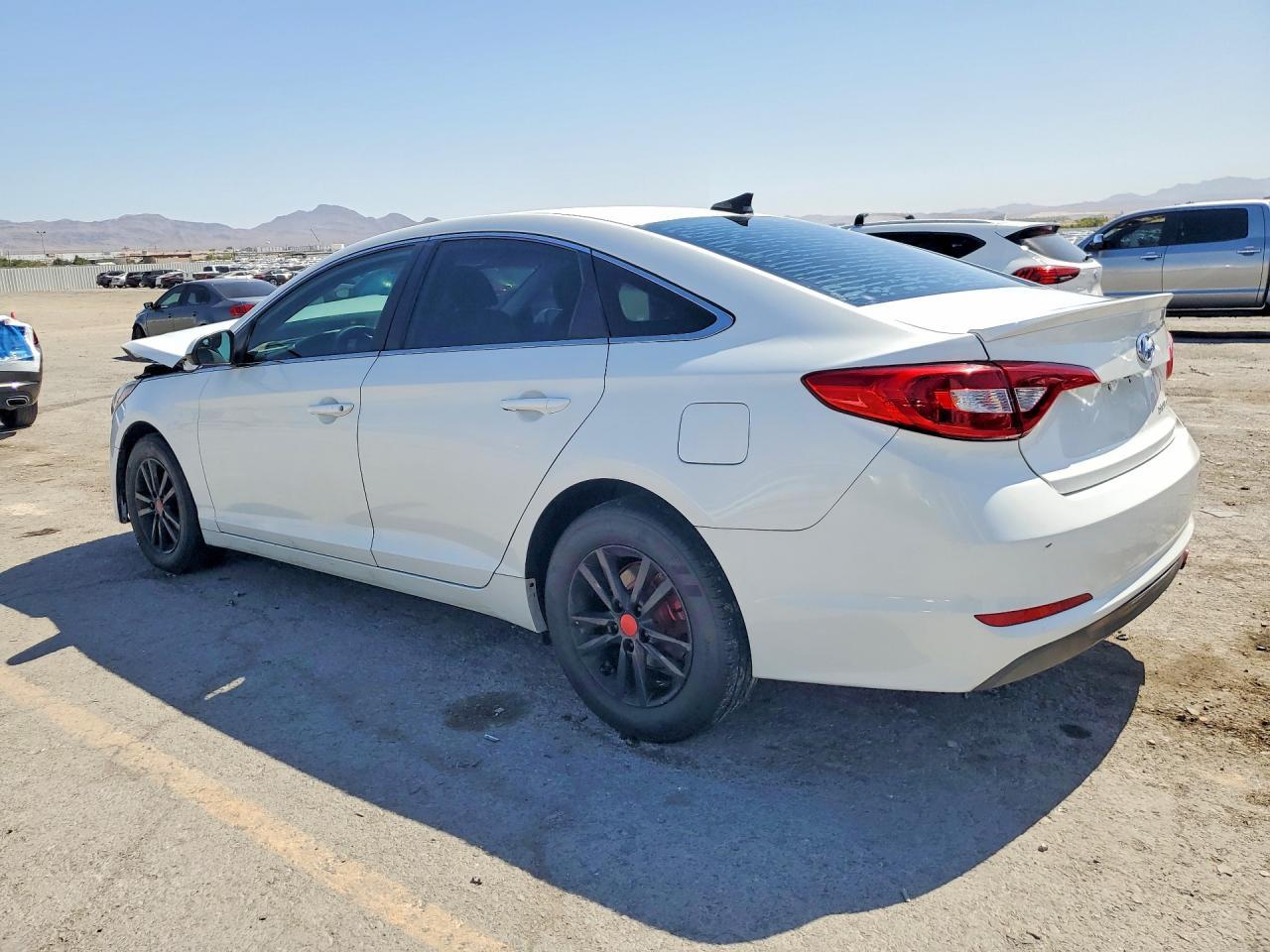 2017 Hyundai Sonata Se - Image 2